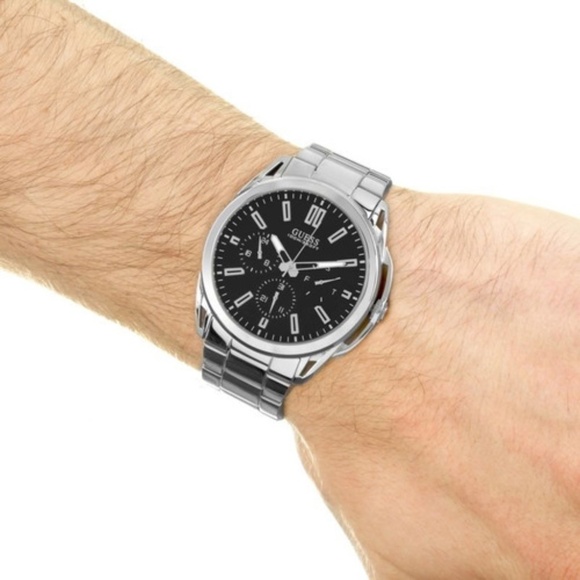 New Guess Silver-Tone Multi-function Men's Watch - Picture 3 of 10